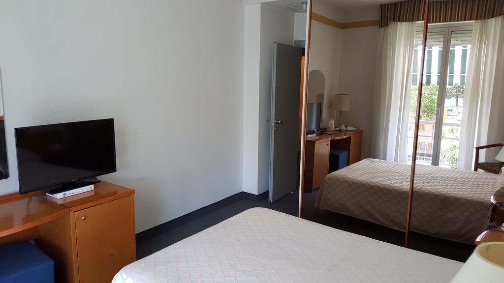 Hotel Augustus Fano Εξωτερικό φωτογραφία