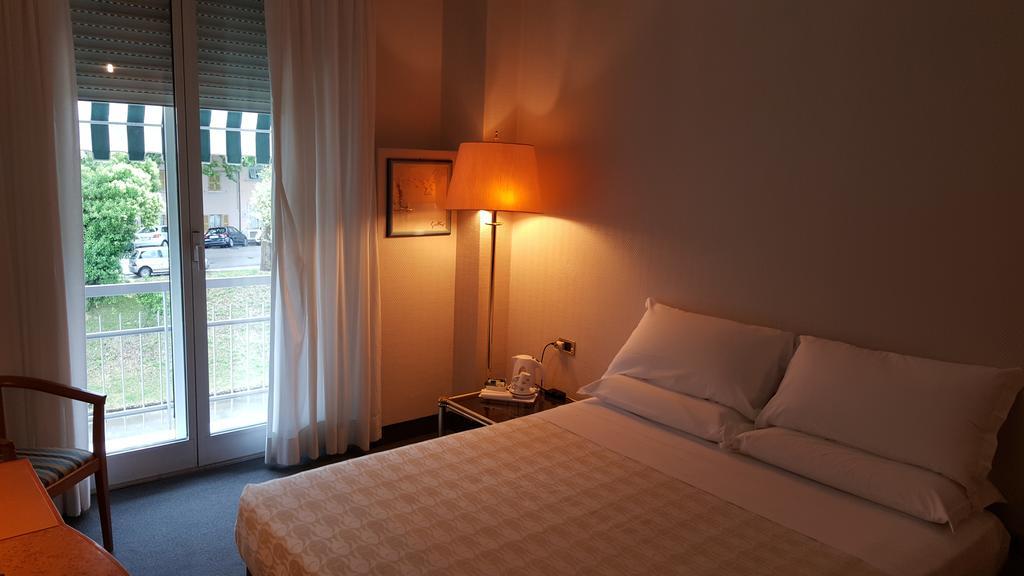 Hotel Augustus Fano Εξωτερικό φωτογραφία