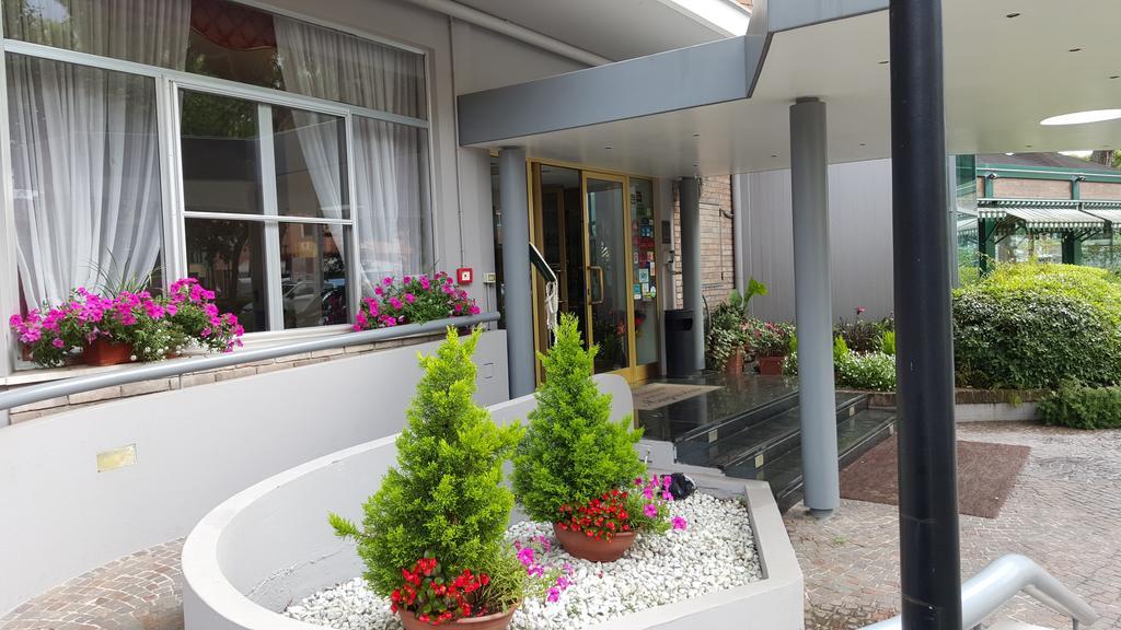 Hotel Augustus Fano Εξωτερικό φωτογραφία