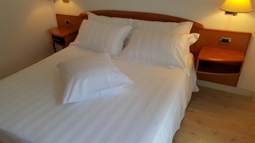 Hotel Augustus Fano Εξωτερικό φωτογραφία