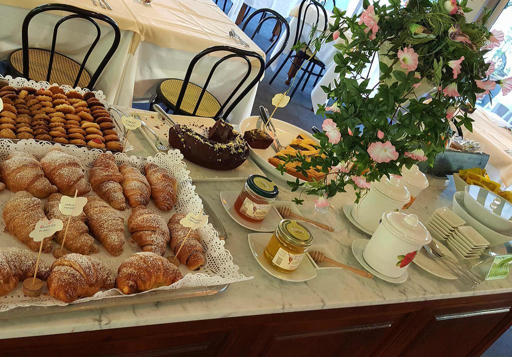 Hotel Augustus Fano Εξωτερικό φωτογραφία