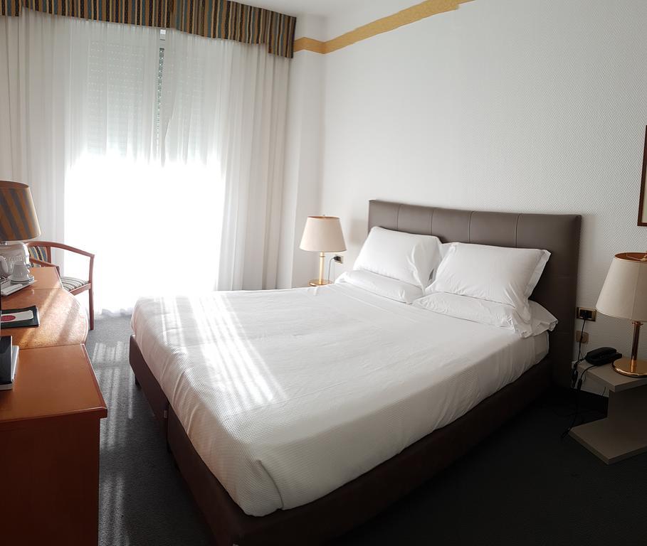 Hotel Augustus Fano Εξωτερικό φωτογραφία