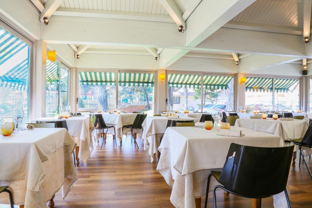 Hotel Augustus Fano Εξωτερικό φωτογραφία